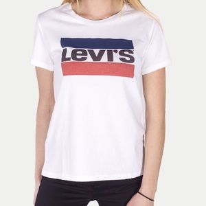 Levi’s graphic t-shirt